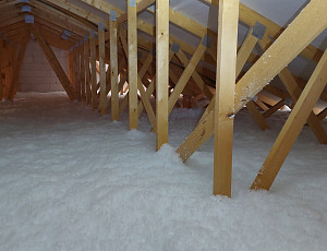 Zateplení bungalovu pomocí foukané izolace